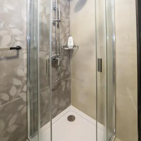 Peaceful 1-bedroom Stunning Views - By Hostmt * סיינט פול ביי