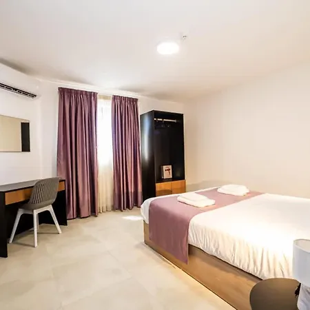 Peaceful 1-bedroom Stunning Views - By Hostmt Appartement