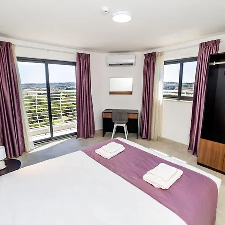 Peaceful 1-bedroom Stunning Views - By Hostmt Lejlighed San Pawl il-Baħar